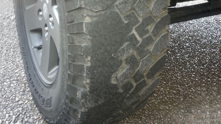 cupped off-road tires