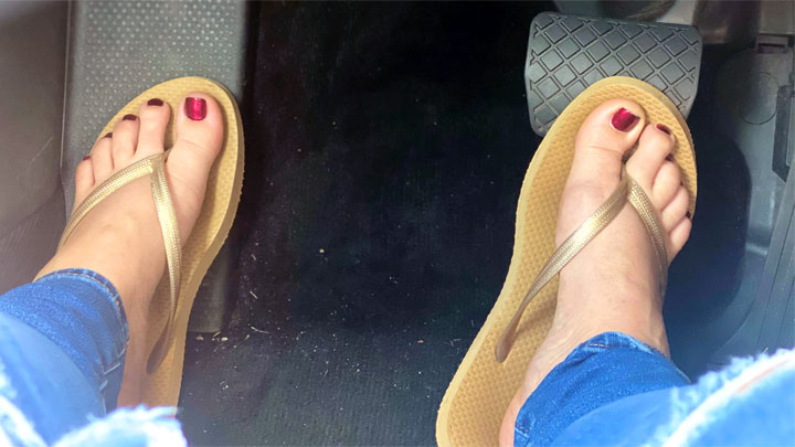 driving in flip flops