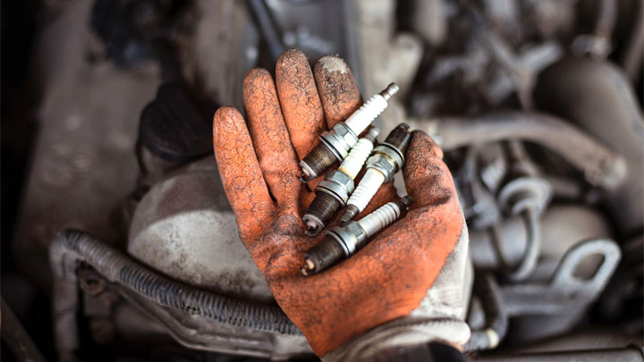 how to inspect spark plugs