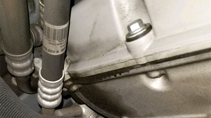 valve cover gasket leak symptoms